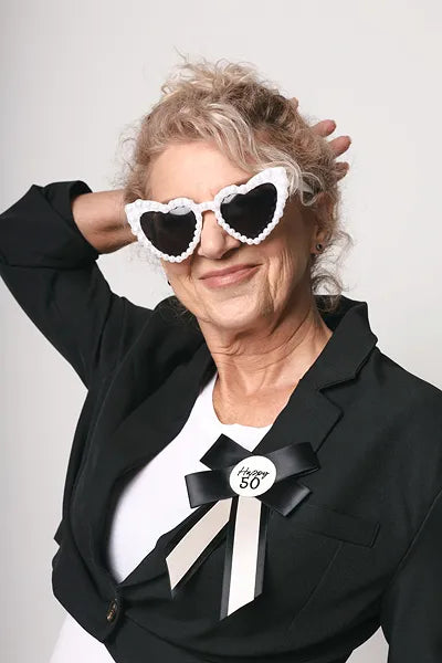 Naočare sa srcima i biserima — bele